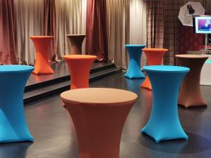 Eco Stehtisch mit Stoff-Husse 3